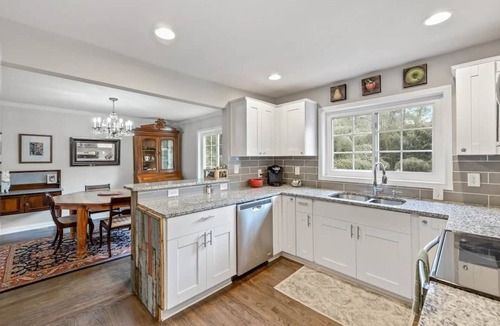 East Atlanta House | Llama Stay| Farm|Firepit|6 Miles to City