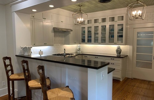 College Park House | LOCATION - LARGE RENOVATED HISTORICAL HOME- SLEEPS 4- STEPS TO KYLE FIELD