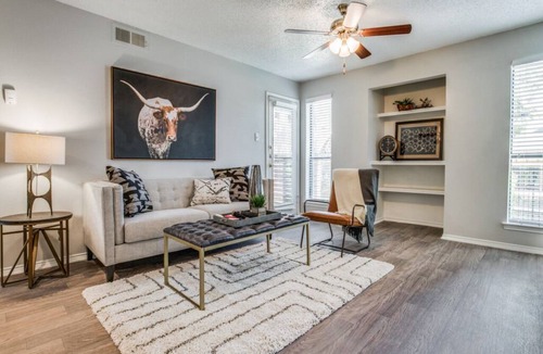 Dallas Apartment | Lux 2BR Executive Stay Near UT Southwestern & Love Field