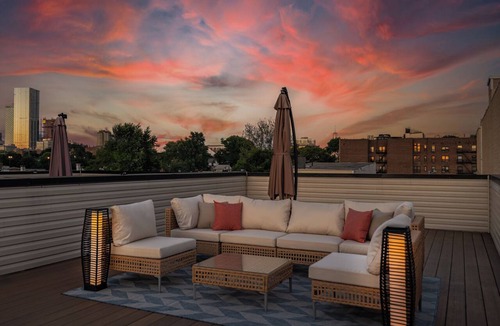 Jersey City House | LUX Home with FREE Parking & Private Rooftop Minutes to NYC & Metlife Stadium!