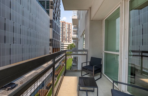 Midtown Apartment | Lux Mocha Downtown Self Check-in Balcony