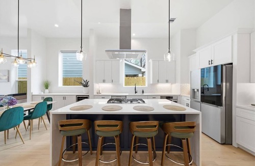 Montrose House | Luxe Downtown Retreat With Pool/Spa And City Skyline Views