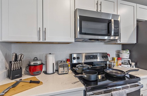 Indian Beach Sapphire Shores Apartment | Luxe Getaway! 2 Mins from Downtown Sarasota , 7 Mins from Airport/Lido Beach!