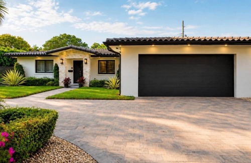 Miami Lakes House | Luxe Miami Lakes Retreat Near Hard Rock Stadium