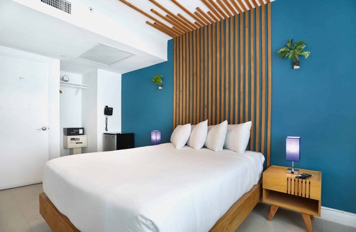 City Center Hotel | Luxe South Beach Escape – Prime Location!