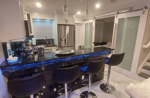 East Side House | Luxurious 3 Bedroom Townhouse