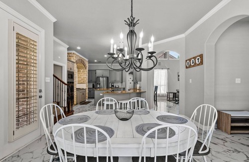 Murphy House | Luxurious 5 BR w/Swimming Pool, Hot Tub & Theater Room in Murphy