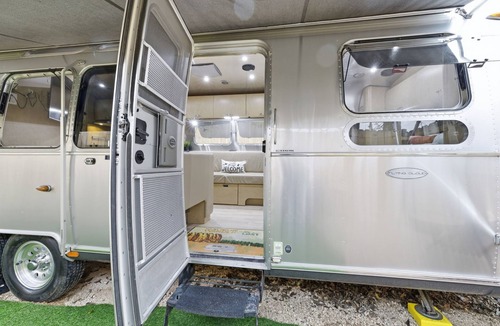 Alamo Heights House | Luxurious Airstream - Hot Tub/Near Airport
