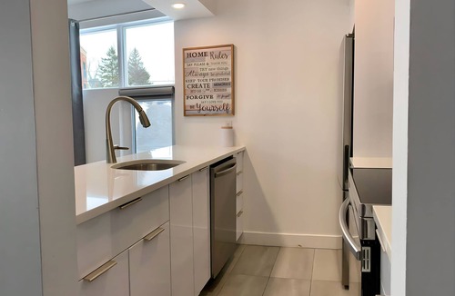 Magog Apartment | Luxurious condo in downtown Magog with wood fireplace and pool
