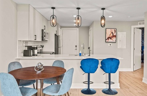 Northern Liberties Apartment | Luxury 2BD | 4 Beds | Northern Liberties