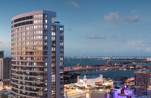 Downtown Miami House | Luxury 2BR In Miami Worldcenter - Resort Amenities