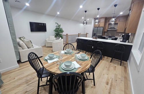 Newark Apartment | Luxury 3-bedroom apartment in welcoming Newark, minutes from MAJOR INTERNATIONAL SPORTING EVENT, NYC, EWR.
