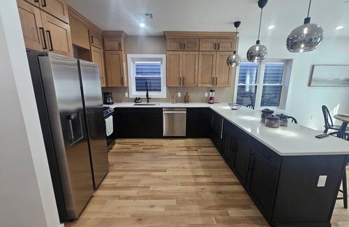 Newark Apartment | Luxury 3-bedroom apartment in welcoming Newark, minutes from MAJOR INTERNATIONAL SPORTING EVENT, NYC, EWR.