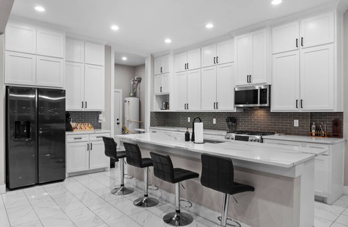 West Dallas House | Luxury 4BR w/Firepit & Fenced Yard Near DT