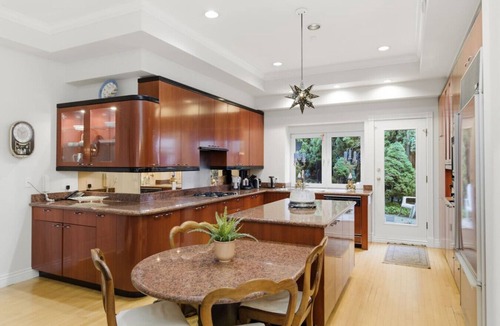West Vancouver Villa | Luxury 5-BR Spanish Villa near beach w/ocean view