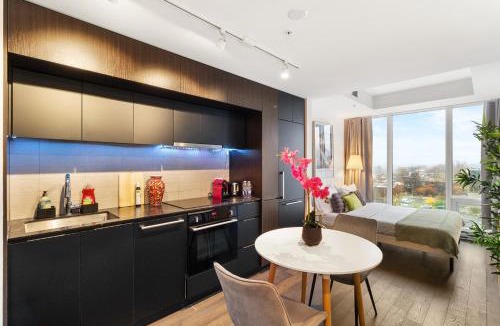 Downtown Montreal House | Luxury Apartments with View & Indoor Heated Pool