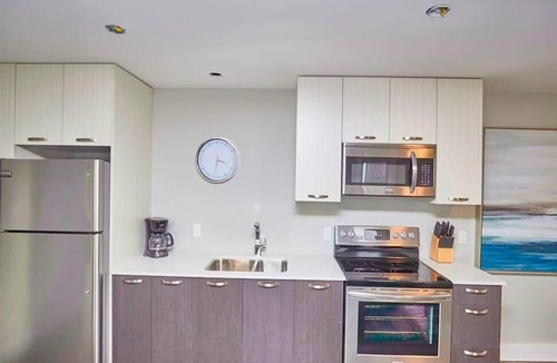 Niagara Falls Condo | Luxury Boutique Condo 2B