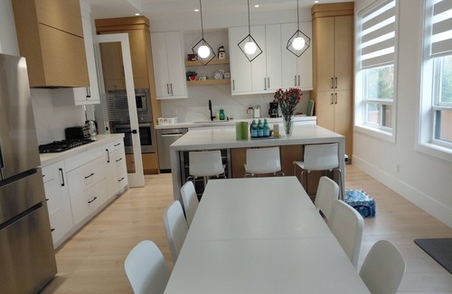 Willoughby House | Luxury Family-Friendly 4BR Home Near Langley Events & Sports