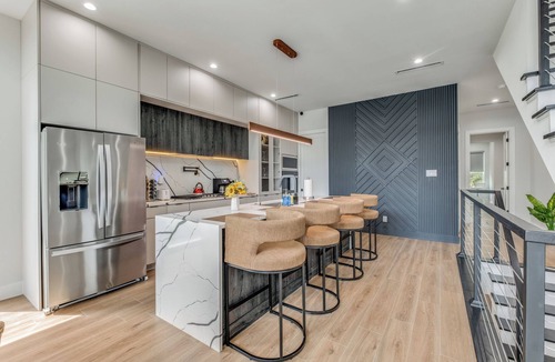 West Dallas House | Luxury Newly Built 4 BR 4 Bath Home w/Rooftop and Grill!