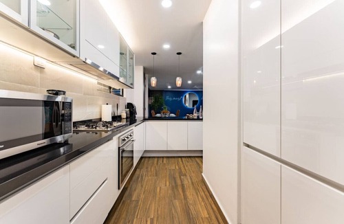 La Condesa Apartment | Luxury PH with Rooftop, BBQ, and Stunning Views