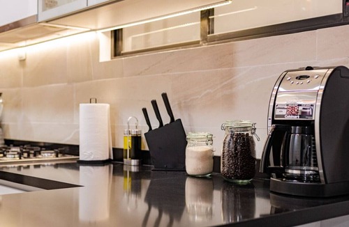 La Condesa Apartment | Luxury PH with Rooftop, BBQ, and Stunning Views