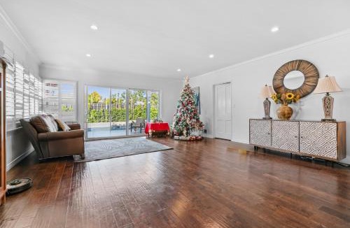 Pasadena Villa | Luxury Pool Oasis- Near Stadium, Tennis and Golf