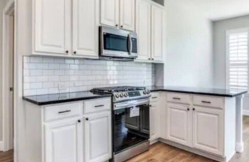 Elmo House | Luxury Rockwall Retreat Near Lake Ray Hubbard Sleeps 6+ Fast WiFi Book Now