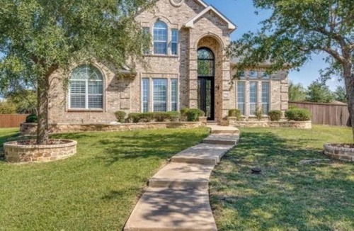 Elmo House | Luxury Rockwall Retreat Near Lake Ray Hubbard Sleeps 6+ Fast WiFi Book Now