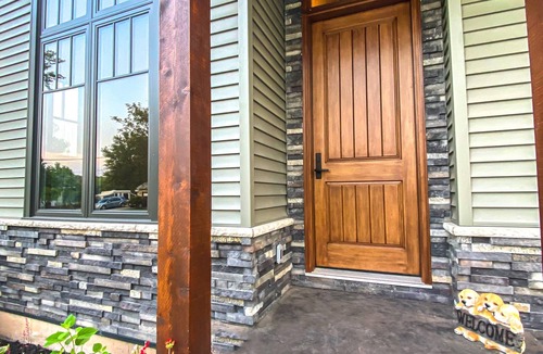 Crystal Beach House | Luxury stay at a Beach House Sleeps 8 Walk to Bay Beach