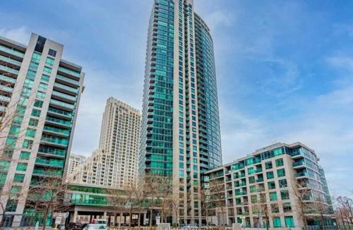 Fort York Apartment | Luxury Suites Steps to CN Tower - Lock in 4 Weeks Enjoy Half OFF