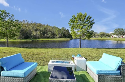 Trafalgar Village House | MagicalEverAfter Sleep17 Pvt Pool Game Rm LakeView
