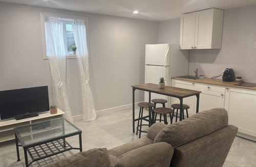 Longueuil Apartment | Magnificent new apartment 15 minutes from Berri-UQAM