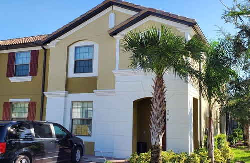 Loughman Villa | Make Family Vacation Memories w/private pool or 2 min walk to resort facilities!