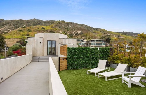 Eastern Malibu Apartment | Malibu Sand Suite #16 by Stay Awhile Villas