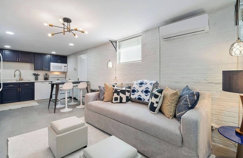 Marietta Apartment | Marietta Square Suites - Suite2 - Modern Apartment