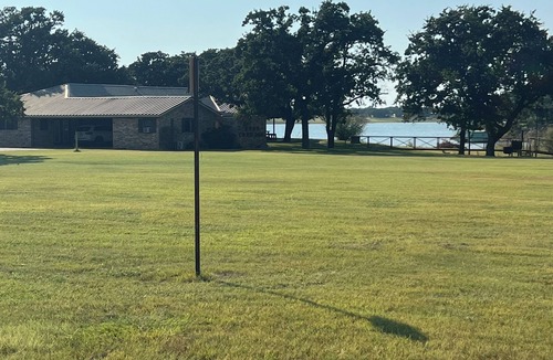 Breckenridge House | Marvelous 4 bedroom house with 1500ft+ lake front shoreline in Breckenridge