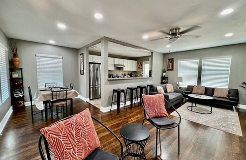 Jefferson House | Medical CTR 3BR Heated Furnished Wi-Fi W/D Extended Stay W/D SATX