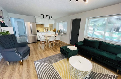 Burnaby House | Metrotown sweet home 3-bedroom house in Burnaby perfect for your getaway