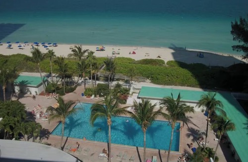 Mid Beach Condo | Miami Beach-Front with Amazing Pool