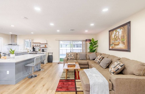 Miami Gardens House | Miami Private Pool Home Sleeps 10 · 10 Min to Hard Rock