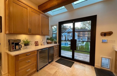 Midtown House | Midtown Luxury Mansion with up to 18 beds 5 bath w pool and sauna