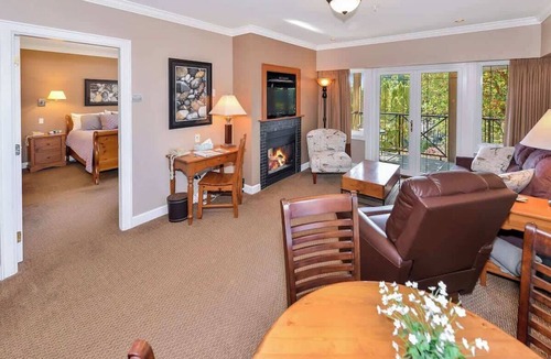 Sidney Condo | Miraloma 209 Summary: