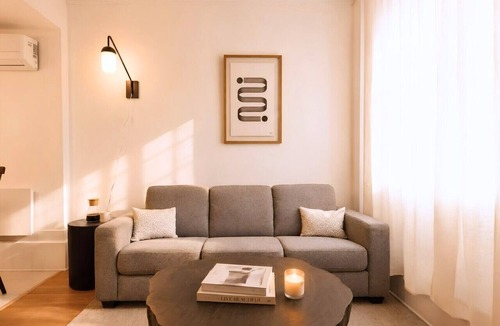 Shaughnessy Village Apartment | Modern 3 Bedroom Downtown Flat with Parking