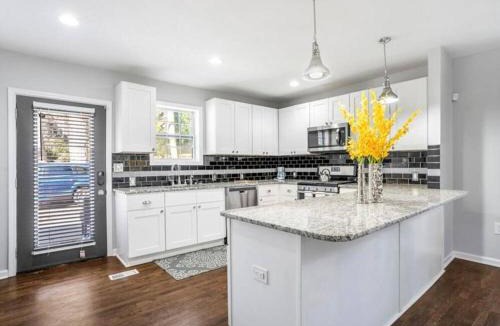 Atlanta House | Modern 3BD Cottage Home w/Private HotTub