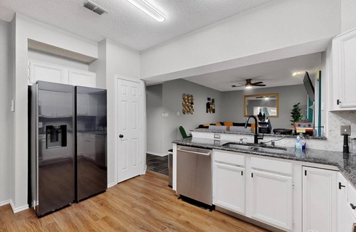 Allen House | Modern 5BR/2.5BA w/Private Pool Sleeps 16 ppl