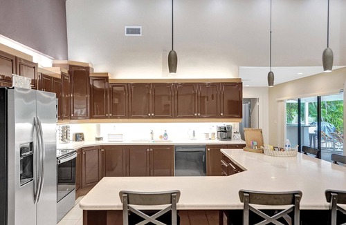Survey Creek Villa | Modern 6BR Villa Resort Style Pool on Golf Course