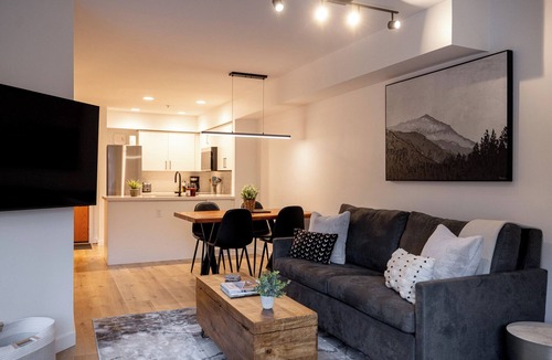 Whistler Creekside Condo | Modern Air-Conditioned Ski In/Out 1 BR: Sleeps 4, King bed, Hot Tub, Pool!
