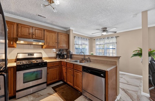 Bensalem House | Modern Comfort in Bensalem – Convenient Stay!