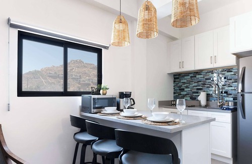 Centro Apartment | Modern Condo in Vista Pedregal | Walk to Marina & Downtown Cabo