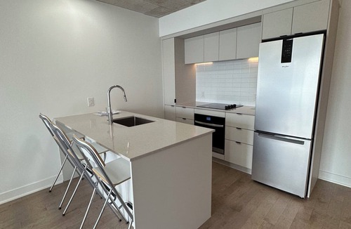 Gay Village Apartment | Modern Condo|Rooftop, Pool, Festivals & Fireworks